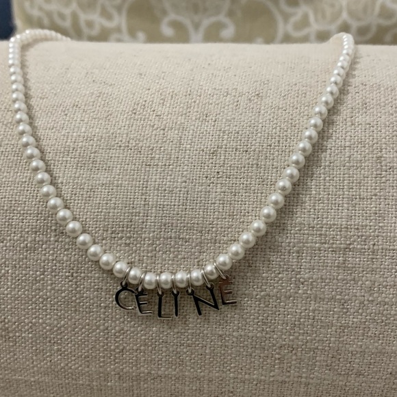 CELINE MONOCHROMS NECKLACE IN GLASS PEARLS AND BRASS - Picture 1 of 16